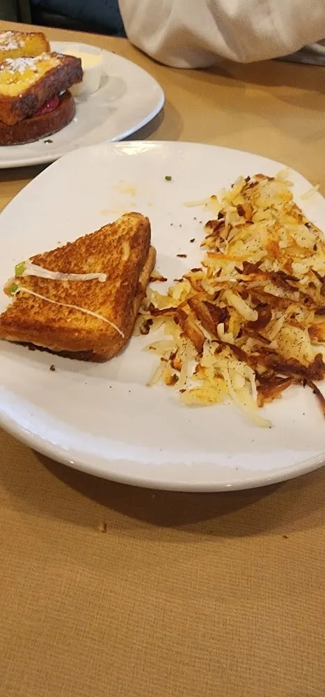 Grilled Cheese Sandwich with Hashbrowns